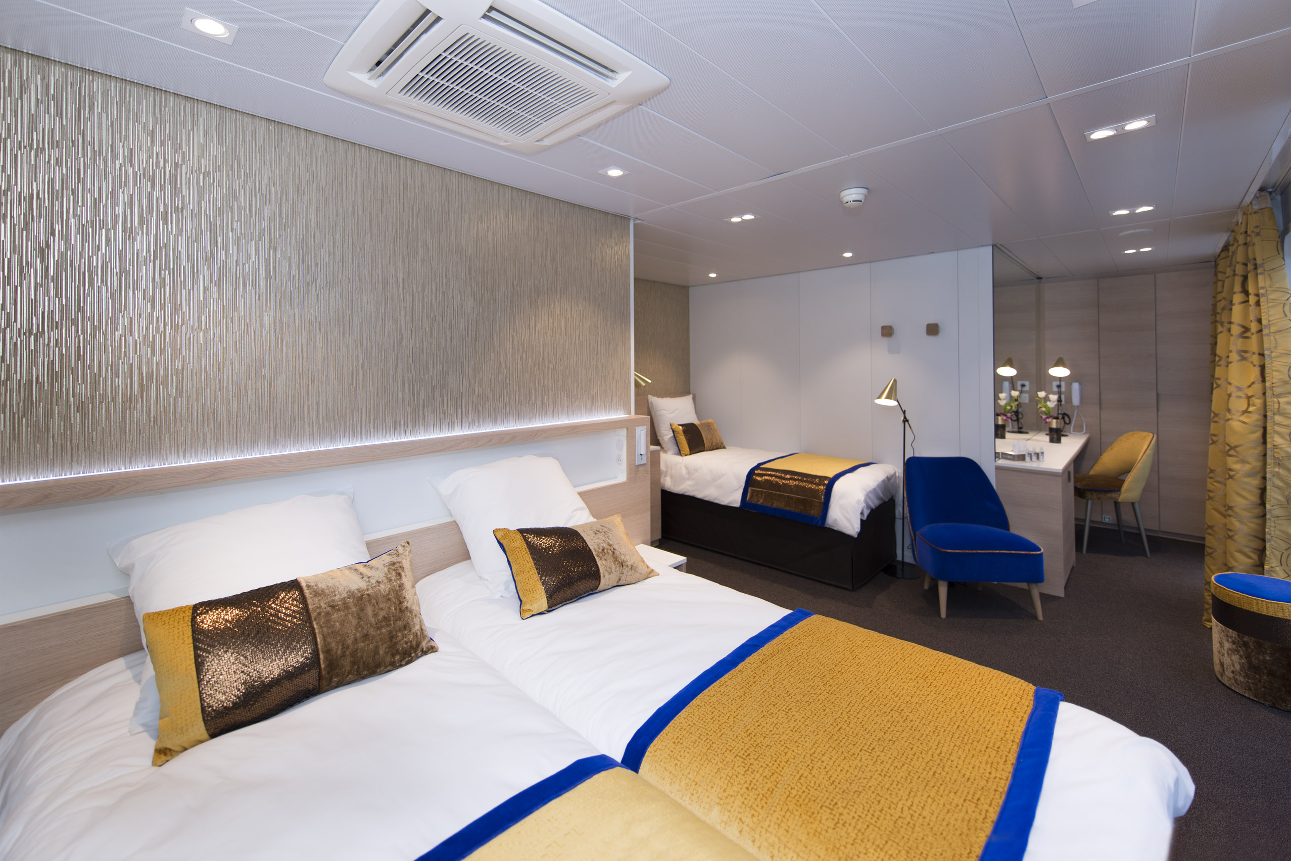 CroisiEurope MS Symphonie Suite 1.jpg